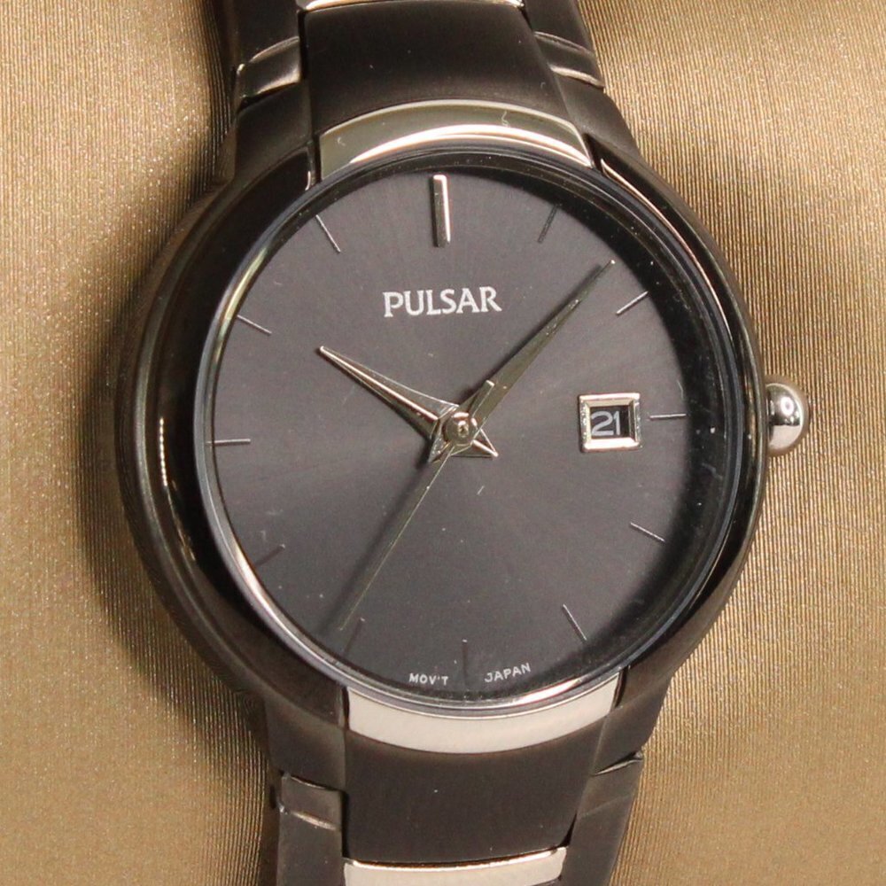 Pulsar Ladies Casual Quartz Watch Black Ion Coated Polished Hand 25mm - Picture 8 of 11